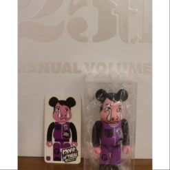 Medicom Bearbrick Series 19 Super Secret REVOLVER STORiES 100% -Toysez 12 3 4bf00120 1053 40c5 8d2a 5d539a1f4327