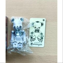 Medicom Bearbrick Series 18 Super Secret FEMINYAN 100%