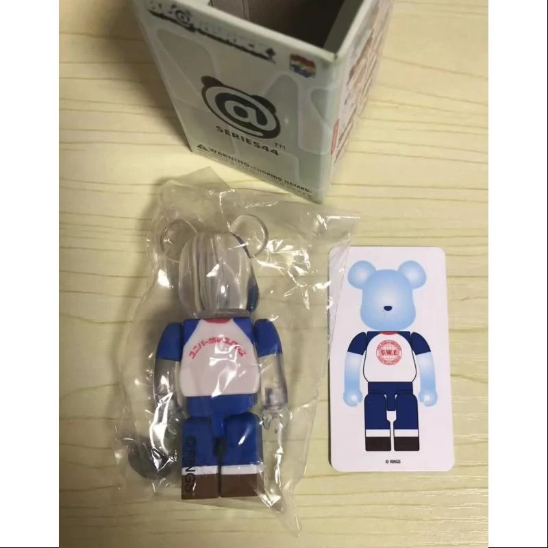 Medicom Bearbrick Series 44 Secret Wrestler UWF 100% 1 Medicom Bearbrick Series 44 Secret Wrestler UWF 100%