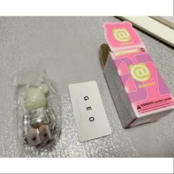 Medicom Bearbrick Series 37 SUPER Secret GEO Glow In Dark 100%
