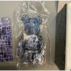 Medicom Bearbrick Series 44 Secret FDMTL Tokyo Japan 100% -Toysez 18 3 6a6c2086 d067 4976 96cb 4a52a1a95cce