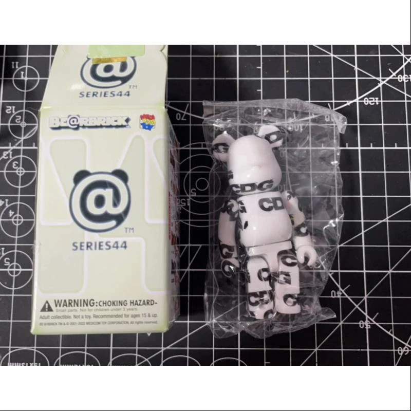 Medicom Bearbrick Series 44 SUPER Secret CDG 2022 100% 3 Medicom Bearbrick Series 44 SUPER Secret CDG 2022 100% - Image 3