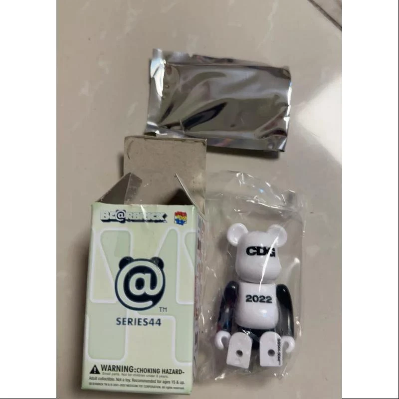 Medicom Bearbrick Series 44 SUPER Secret CDG 2022 100% 4 Medicom Bearbrick Series 44 SUPER Secret CDG 2022 100% - Image 4