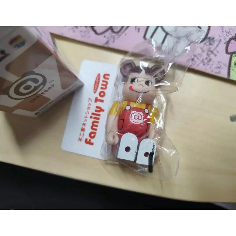 Medicom Bearbrick Series 47 SUPER Secret Peko-Chan 100% 1 Medicom Bearbrick Series 47 SUPER Secret Peko-Chan 100%