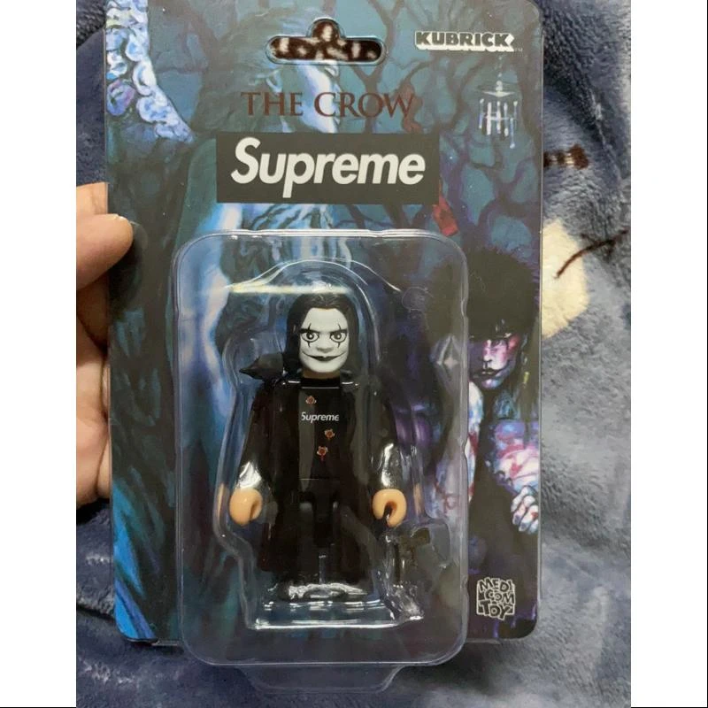Bearbrick X Kubrick X Supreme THE CROW 100% Limited Medicom Be@rbrick 1 Bearbrick X Kubrick X Supreme THE CROW 100% Limited Medicom Be@rbrick