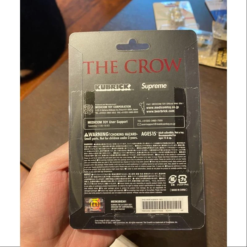 Bearbrick X Kubrick X Supreme THE CROW 100% Limited Medicom Be@rbrick 3 Bearbrick X Kubrick X Supreme THE CROW 100% Limited Medicom Be@rbrick - Image 3