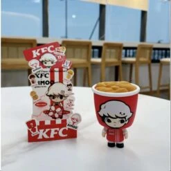 DIMOO Pop Mart DIMOO KFC China 35th Anniversary BUCKET Series Secret DIMOO Ace Fried Chicken （1/288) -Toysez d22 3
